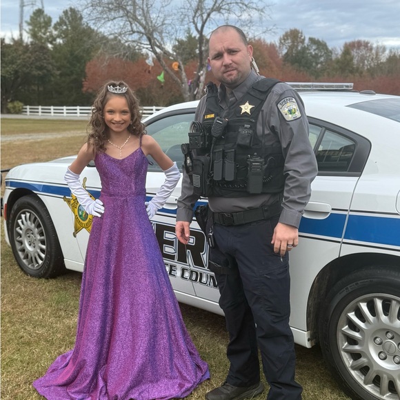 Meet your Posher, Casey - Picture 2 of 13